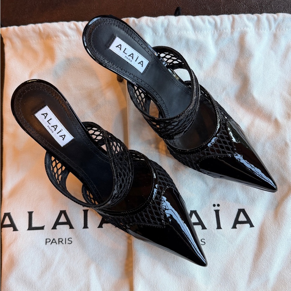 🖤Alaia🖤Le Coeur 90MM Patent Leather & Mesh Mules - Picture 3 of 11